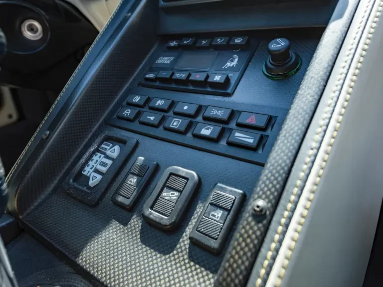 1998 Lamborghini Diablo SV - Image 16 of 29