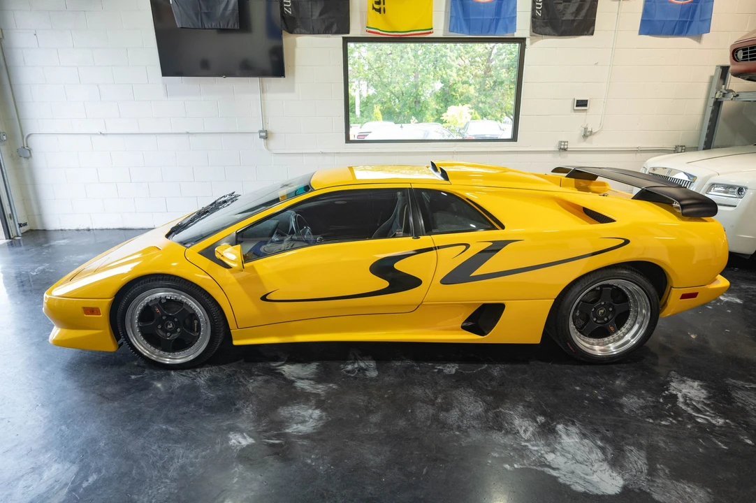 1998 Lamborghini Diablo SV - Image 14 of 31