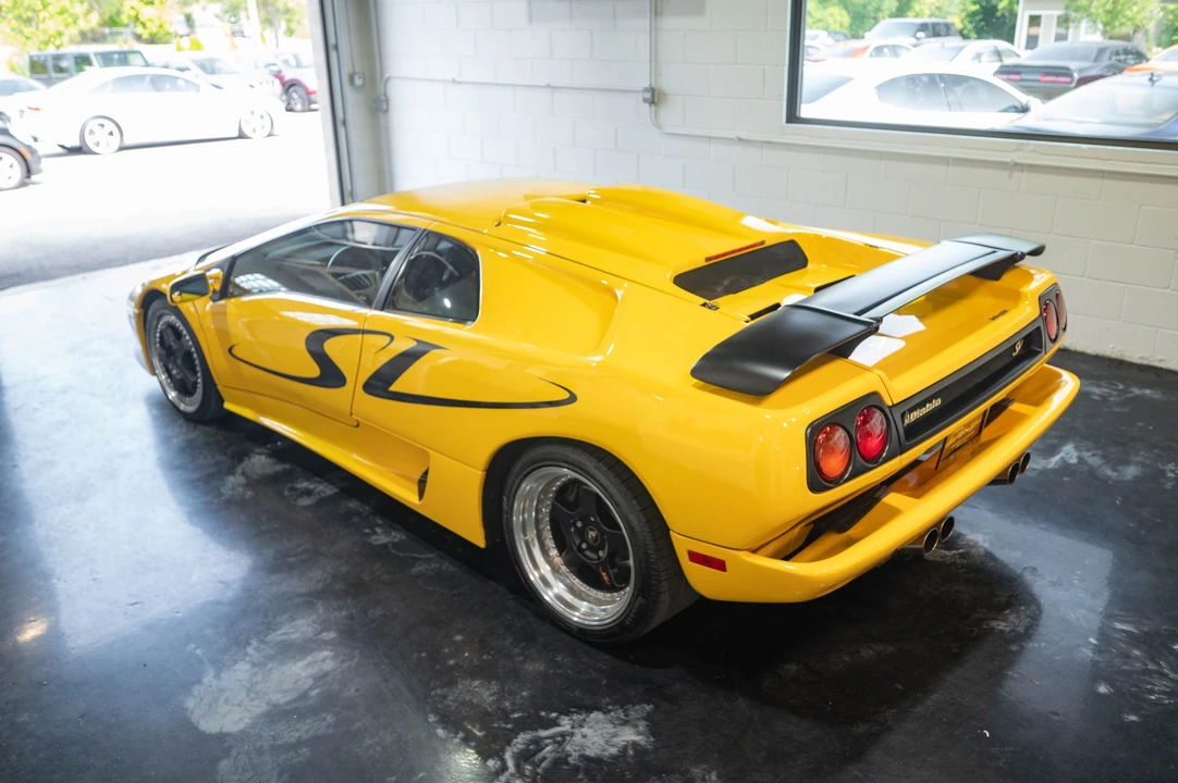 1998 Lamborghini Diablo SV - Image 11 of 31