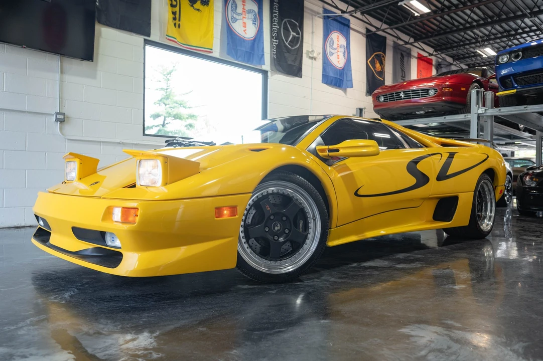 1998 Lamborghini Diablo SV - Image 2 of 31
