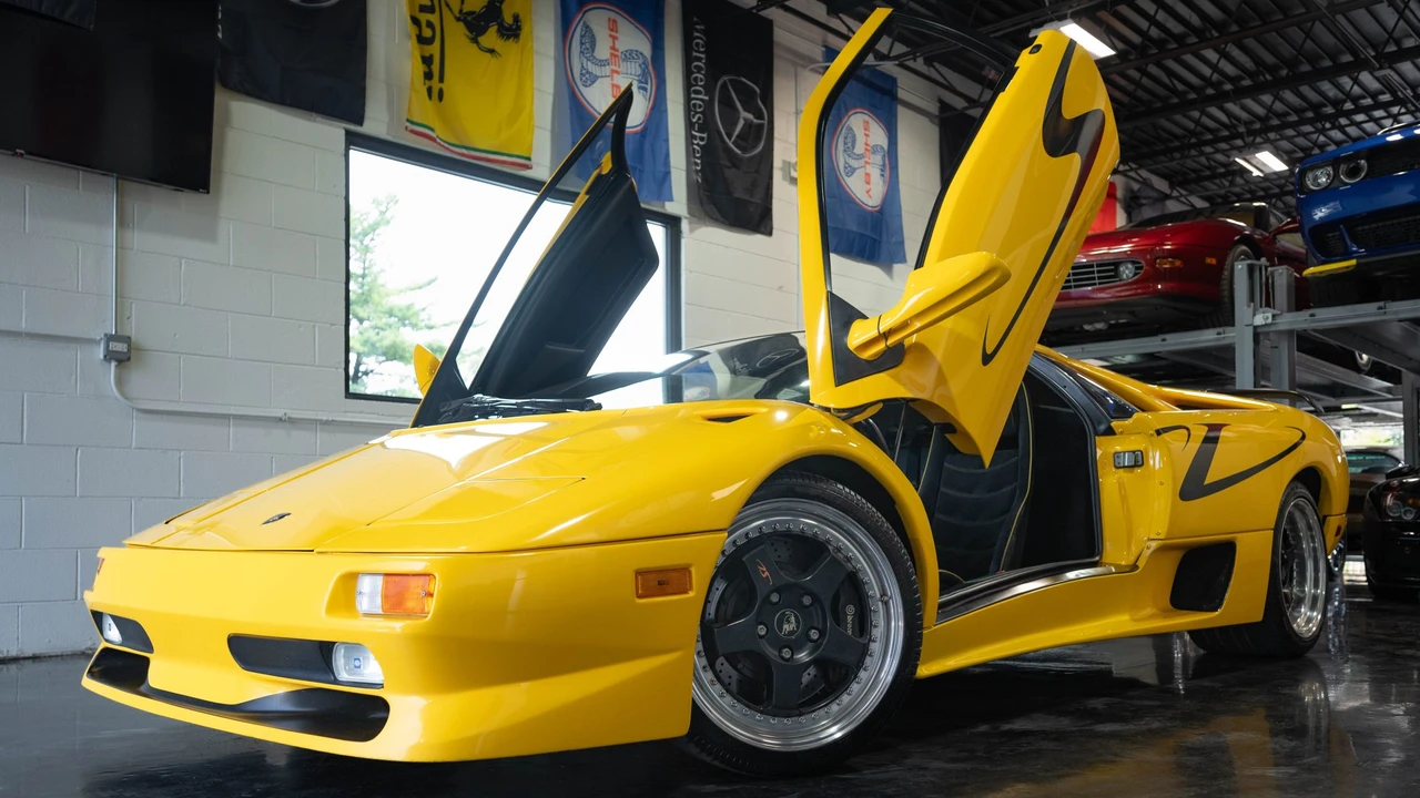 1998 Lamborghini Diablo SV - Image 4 of 31