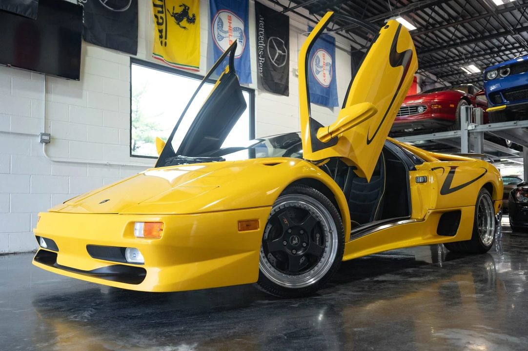 1998 Lamborghini Diablo SV - Image 3 of 31