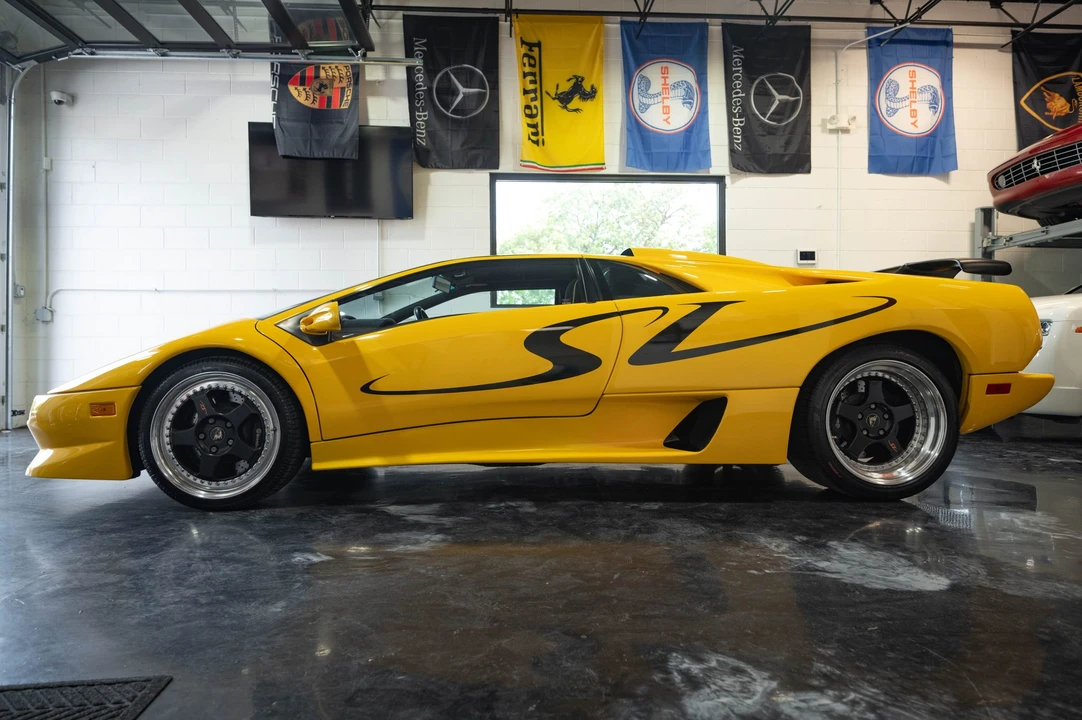 1998 Lamborghini Diablo SV - Image 13 of 31