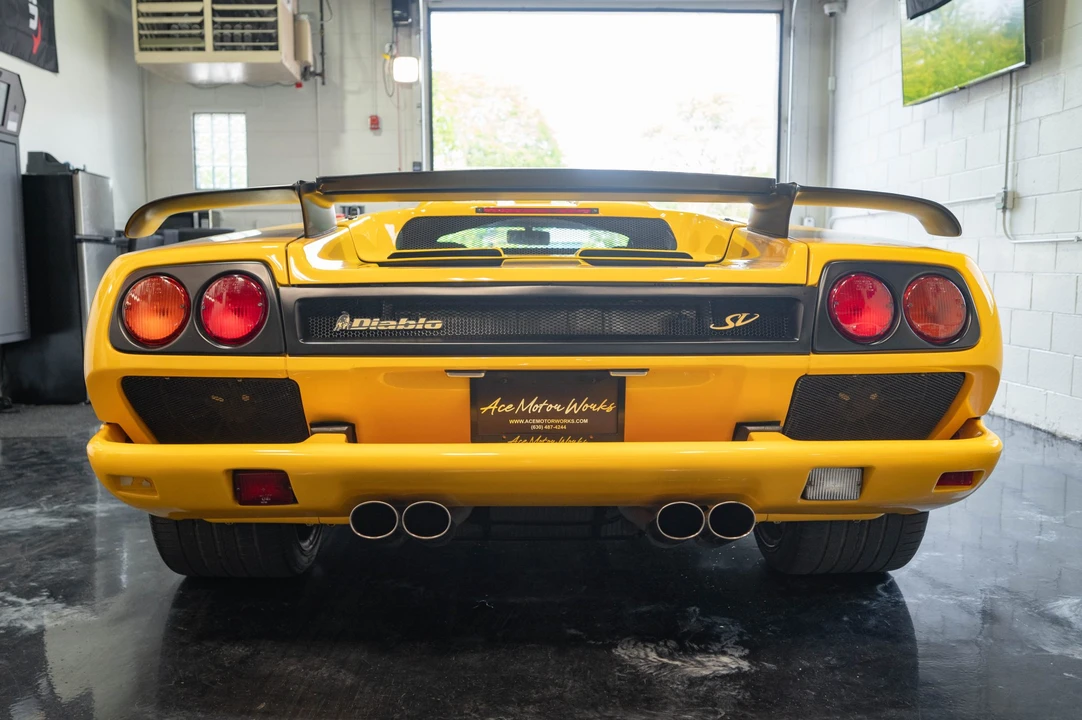 1998 Lamborghini Diablo SV - Image 10 of 31