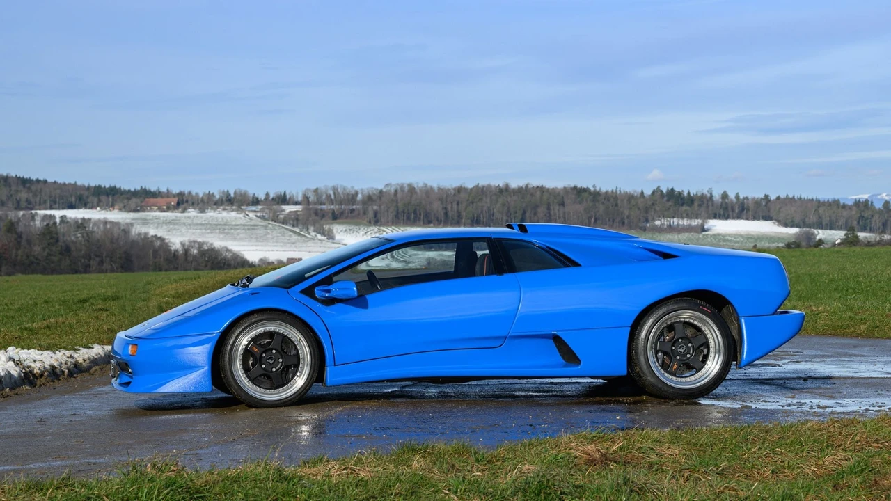 1998 Lamborghini Diablo SV - Image 17 of 31