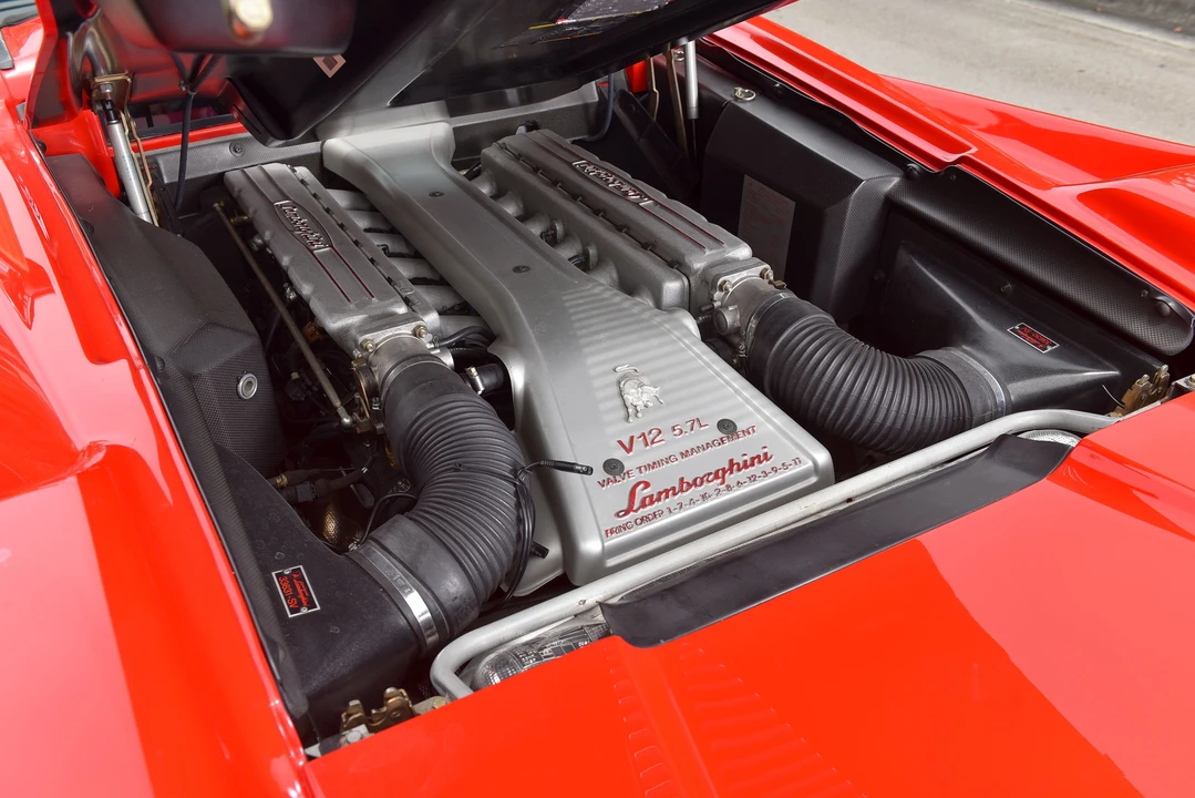 1998 Lamborghini Diablo VT - Image 12 of 31
