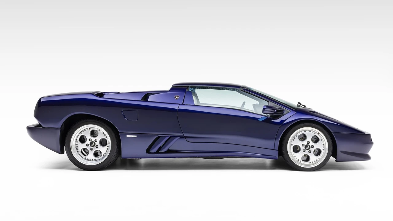 1998 Lamborghini Diablo VT - Image 11 of 31