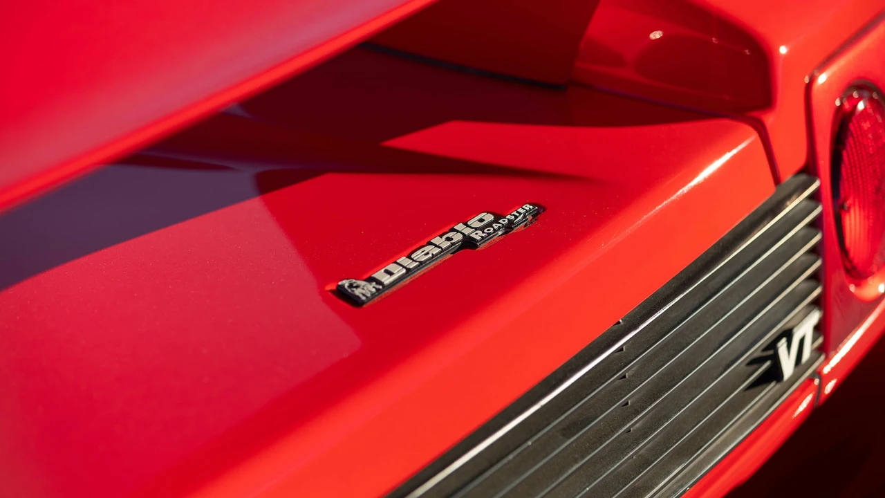 1998 Lamborghini Diablo VT - Image 11 of 30