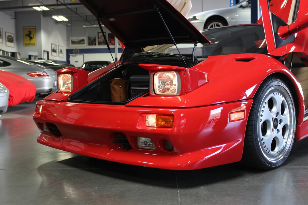 1998 Lamborghini Diablo VT - Image 17 of 31