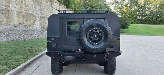 1998 Lamborghini LM002 - Image 6 of 20