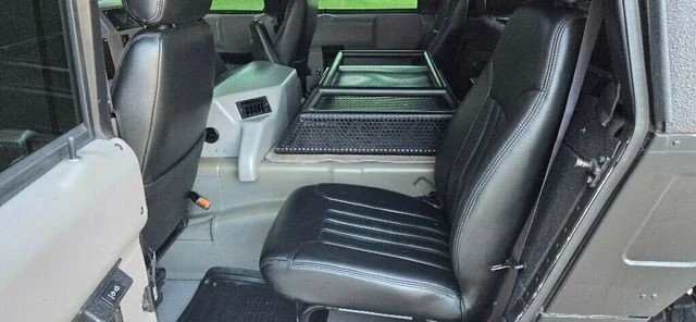 1998 Lamborghini LM002 - Image 17 of 20