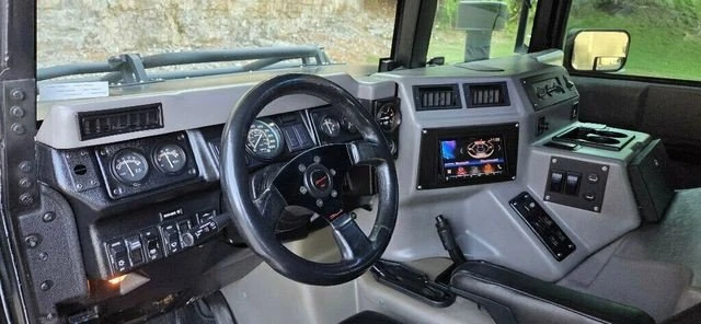 1998 Lamborghini LM002 - Image 13 of 20