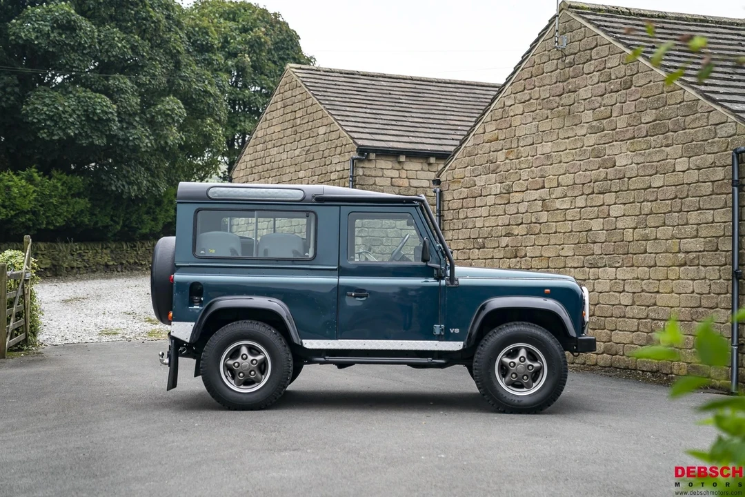 1998 Land Rover Defender 90 - Image 8 of 21