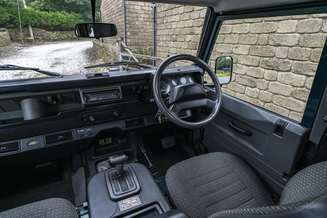 1998 Land Rover Defender 90 - Image 12 of 21