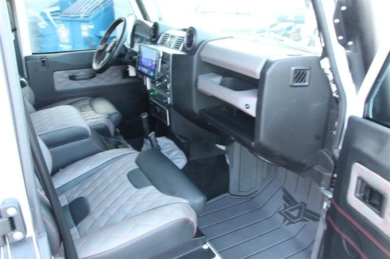 1998 Land Rover Defender 110 - Image 19 of 20