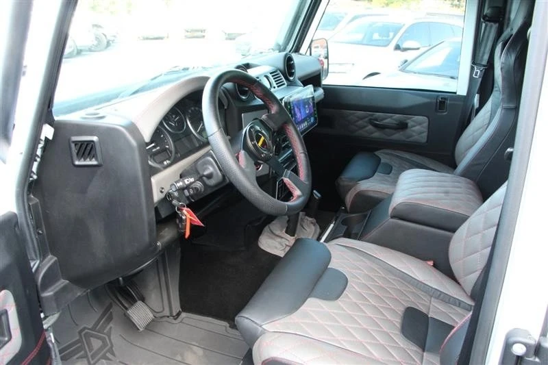 1998 Land Rover Defender 110 - Image 11 of 20