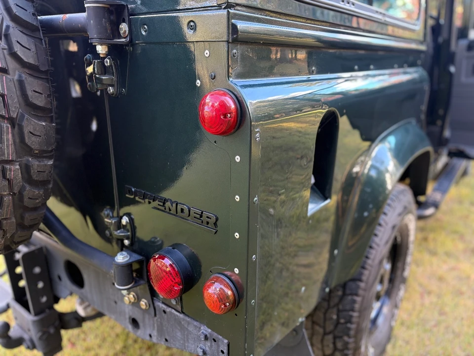 1998 Land Rover Defender 110 - Image 14 of 21