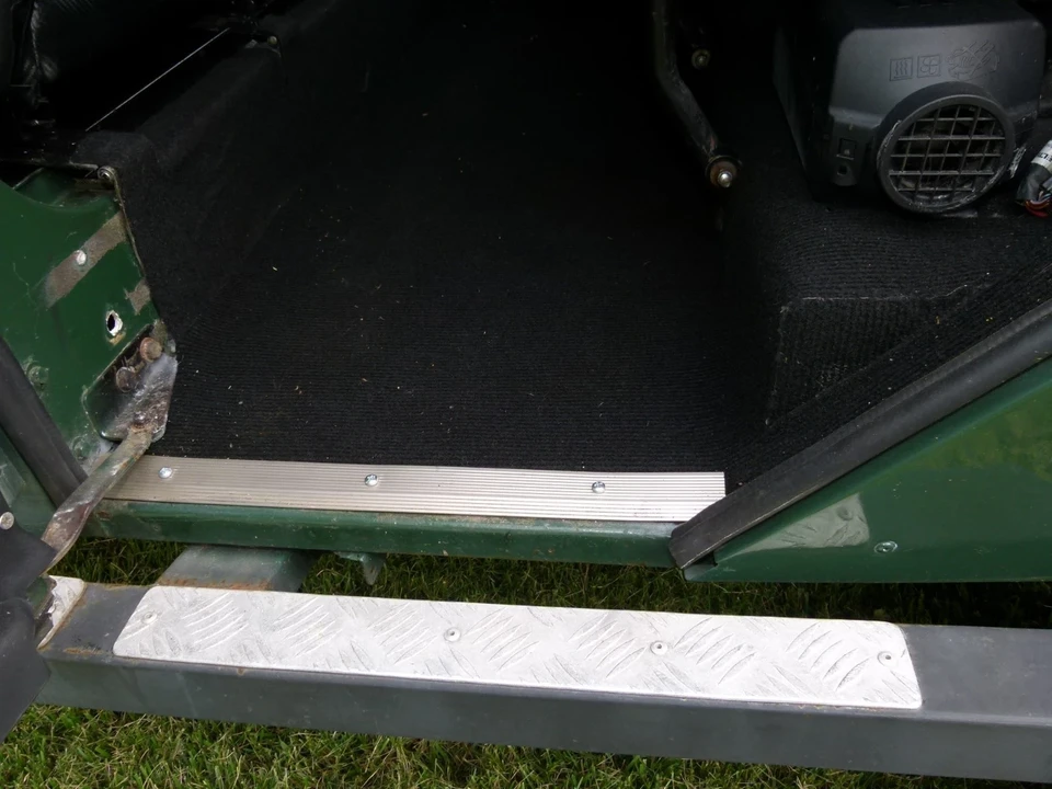 1998 Land Rover Defender 110 - Image 14 of 21