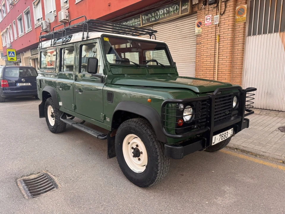 1998 Land Rover Defender 110 - Image 11 of 25