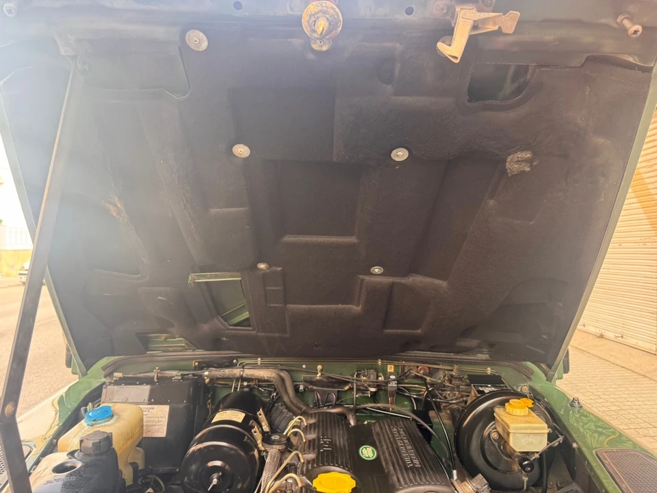 1998 Land Rover Defender 110 - Image 2 of 25