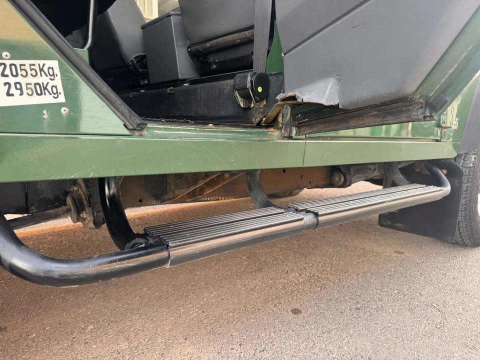 1998 Land Rover Defender 110 - Image 24 of 25
