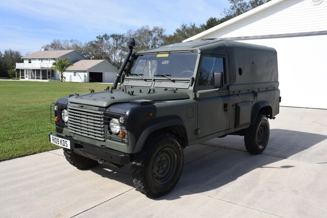 1998 Land Rover Defender 110 - Image 14 of 18