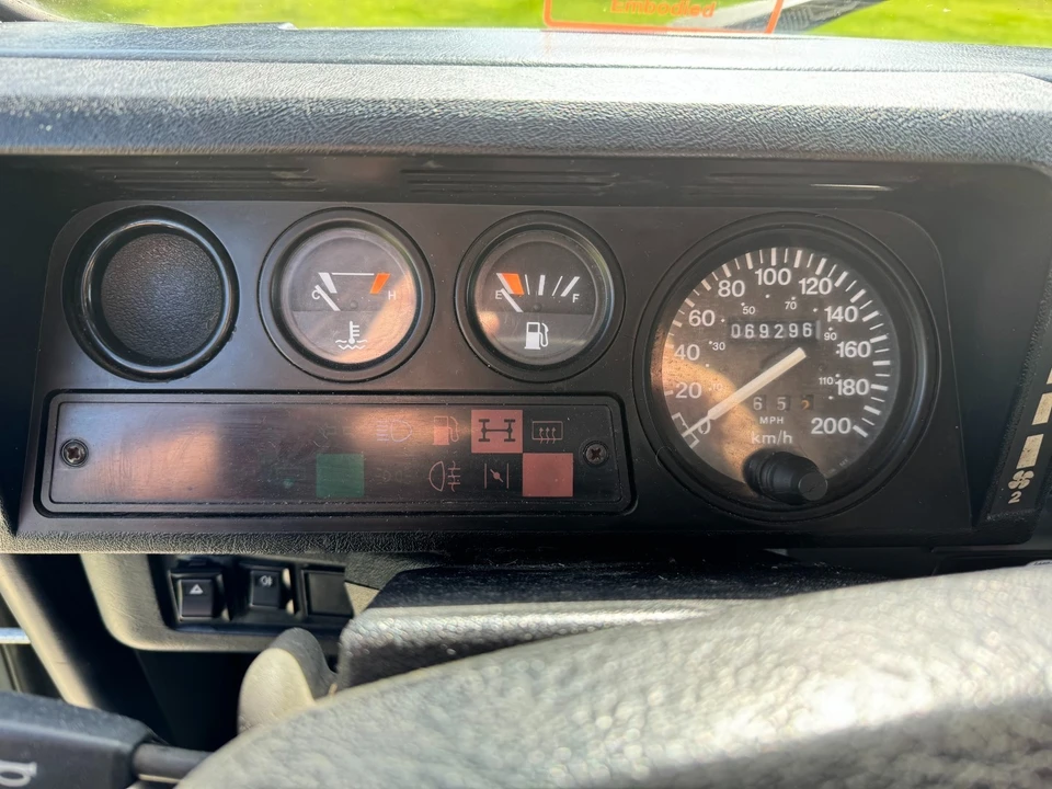 1998 Land Rover Defender 110 - Image 8 of 18