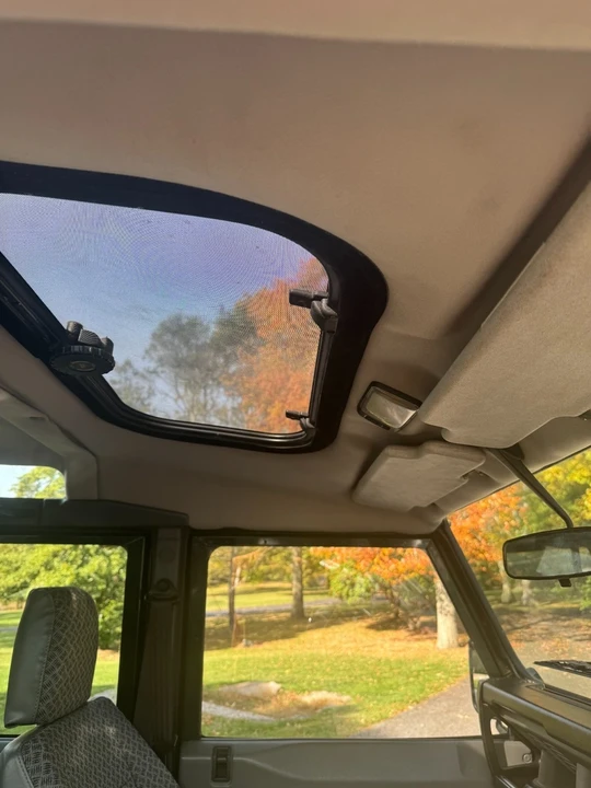 1998 Land Rover Defender 110 - Image 16 of 21