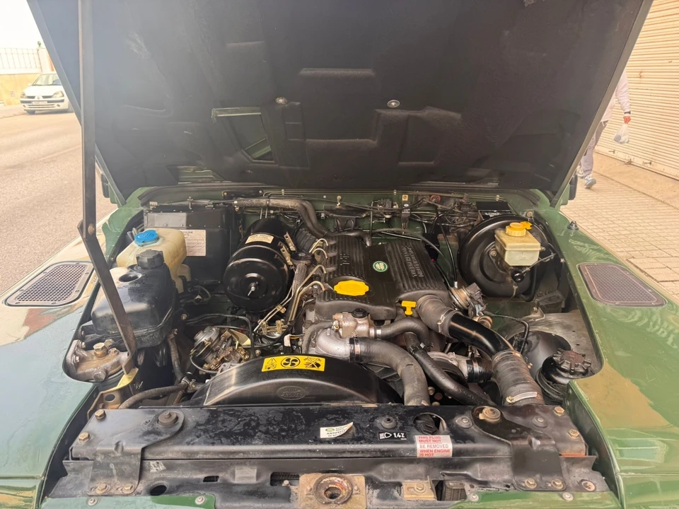 1998 Land Rover Defender 110 - Image 10 of 25