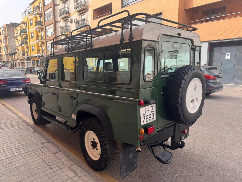 1998 Land Rover Defender 110 - Image 12 of 25