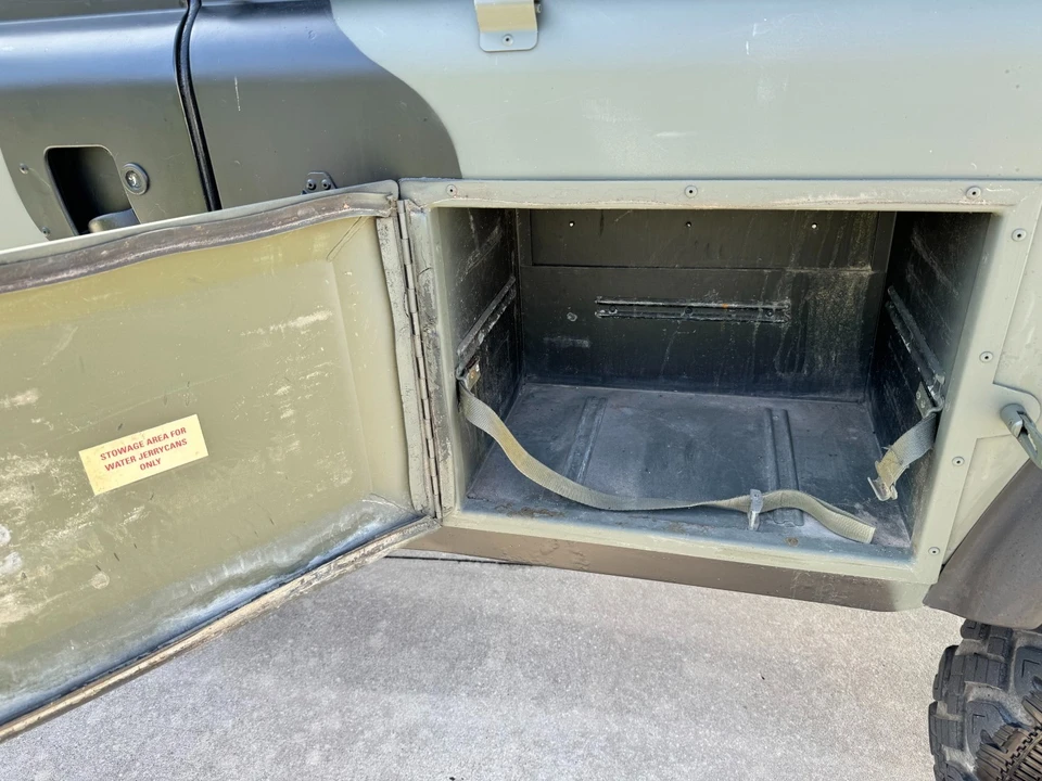 1998 Land Rover Defender 110 - Image 10 of 18