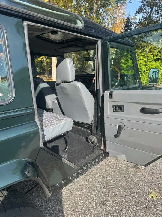 1998 Land Rover Defender 110 - Image 15 of 21