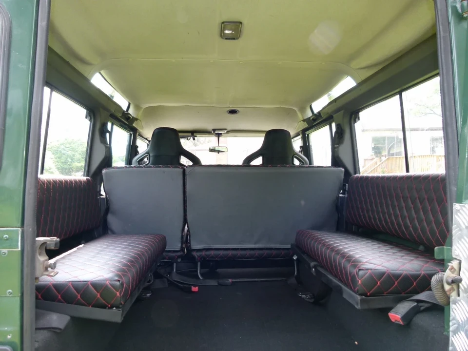 1998 Land Rover Defender 110 - Image 8 of 21