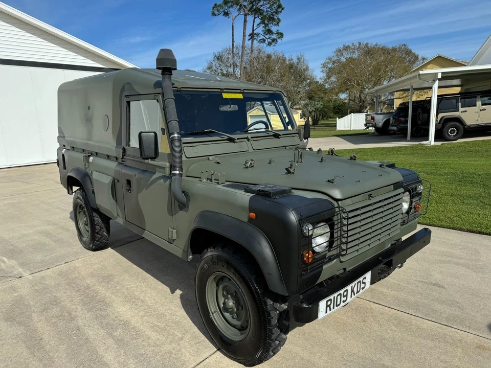1998 Land Rover Defender 110 - Image 16 of 18