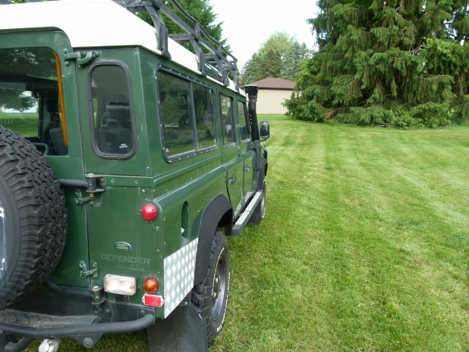 1998 Land Rover Defender 110 - Image 7 of 21
