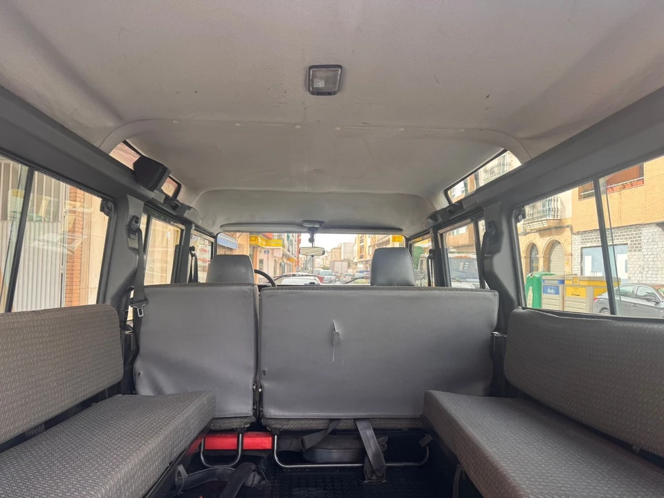 1998 Land Rover Defender 110 - Image 13 of 25