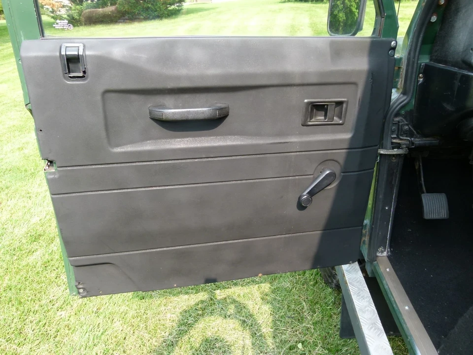 1998 Land Rover Defender 110 - Image 19 of 21
