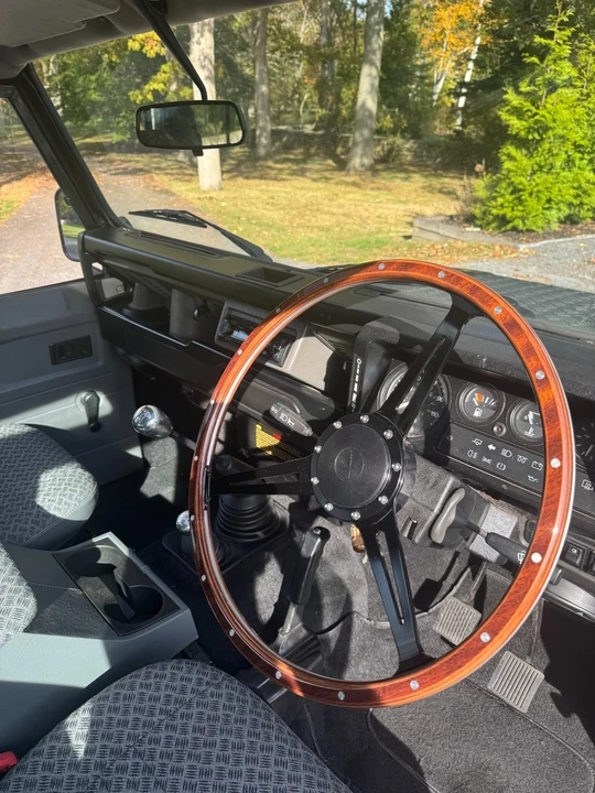 1998 Land Rover Defender 110 - Image 8 of 21