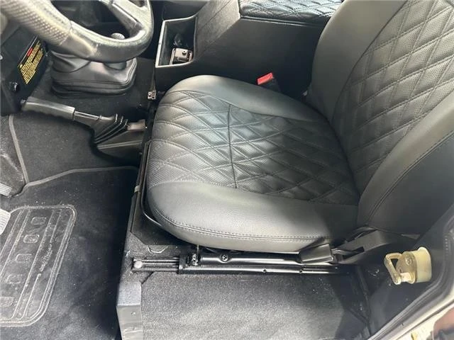 1998 Land Rover Defender 110 - Image 11 of 15