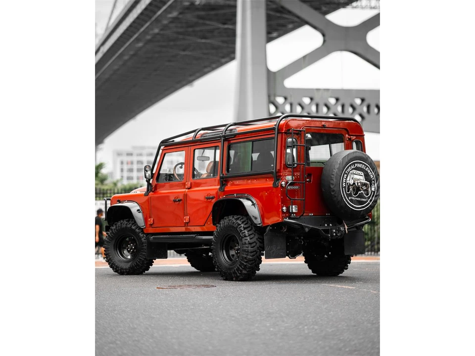 1998 Land Rover Defender 110 - Image 2 of 31