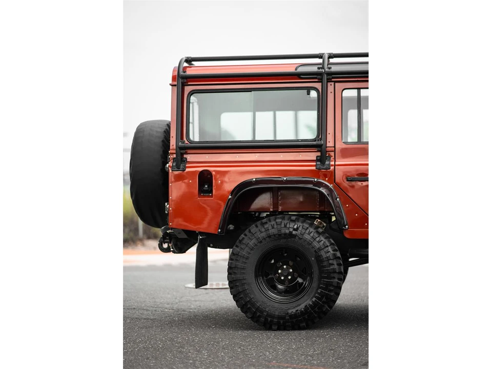 1998 Land Rover Defender 110 - Image 4 of 31