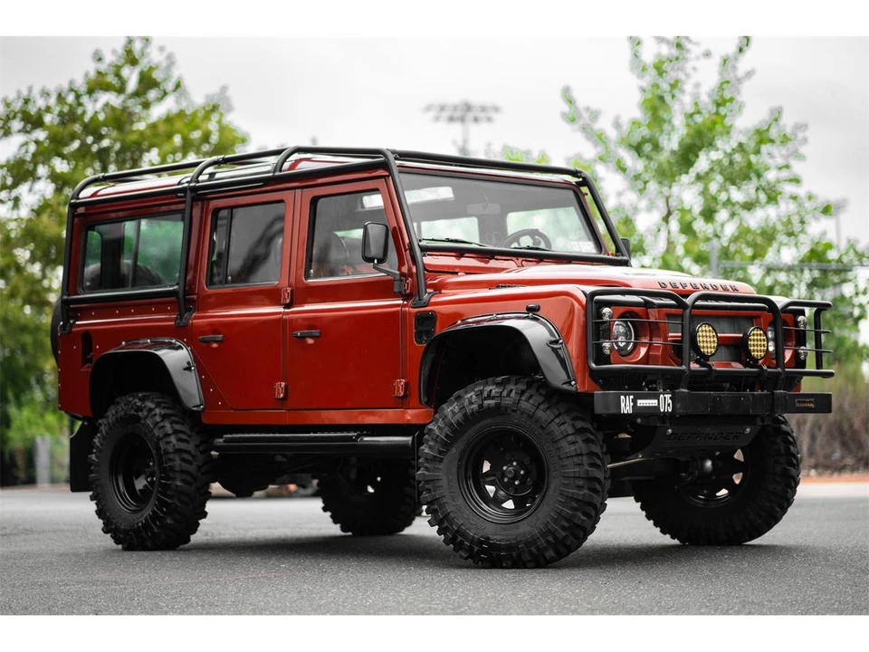 1998 Land Rover Defender 110 - Image 8 of 31