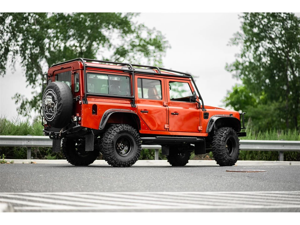 1998 Land Rover Defender 110 - Image 19 of 31