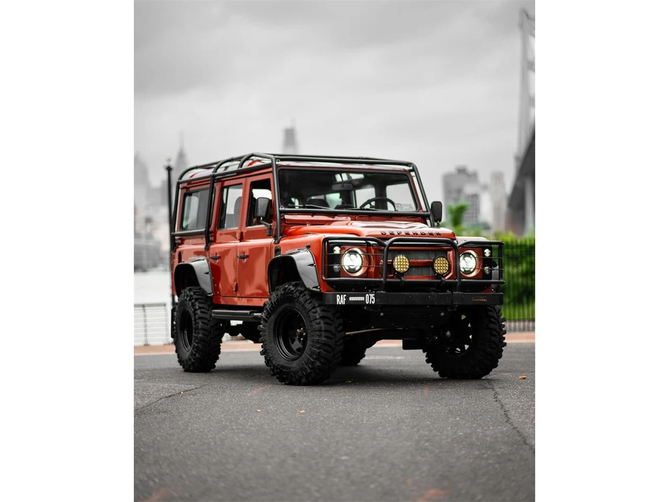 1998 Land Rover Defender 110 - Image 23 of 31