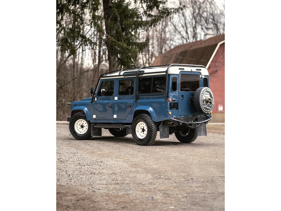 1998 Land Rover Defender 110 - Image 8 of 31