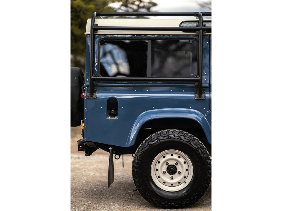 1998 Land Rover Defender 110 - Image 20 of 31