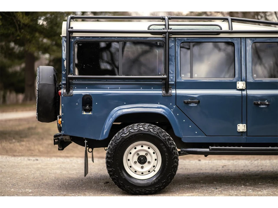 1998 Land Rover Defender 110 - Image 21 of 31
