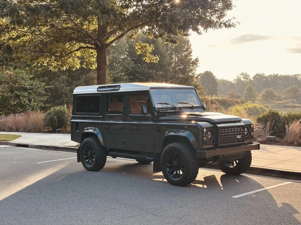 1998 Land Rover Defender 110 - Image 7 of 25