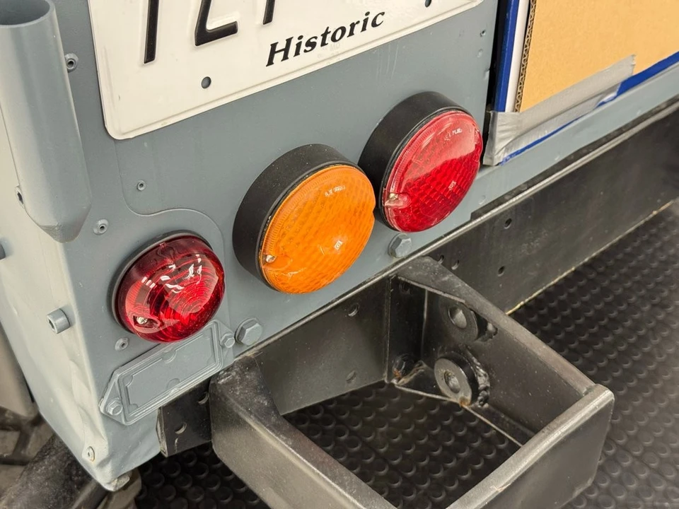 1998 Land Rover Defender 110 - Image 19 of 31