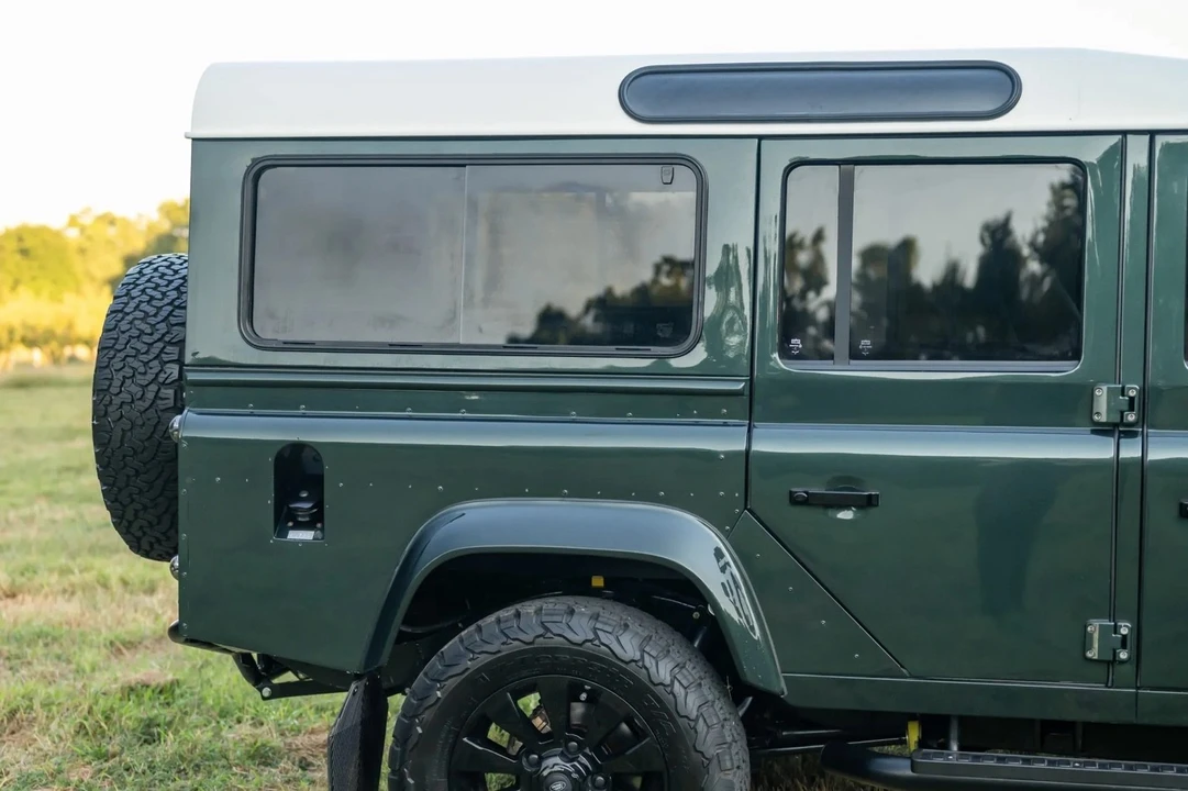 1998 Land Rover Defender 110 - Image 10 of 25